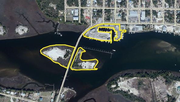 Moorings Marina at Carrabelle: 1000 US Hwy 98, Carrabelle, FL 32322